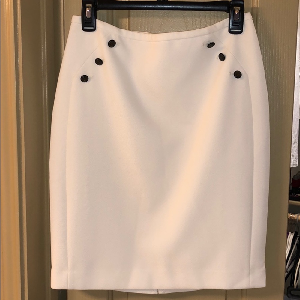 White House Black Market White Pencil Skirt